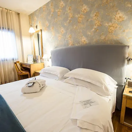 Hotel Touring