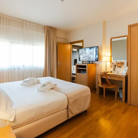 Otel Touring