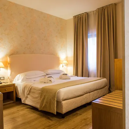 Touring Otel 4*