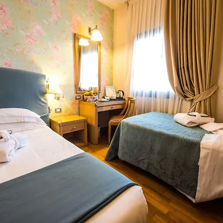 Touring 4* Carpi